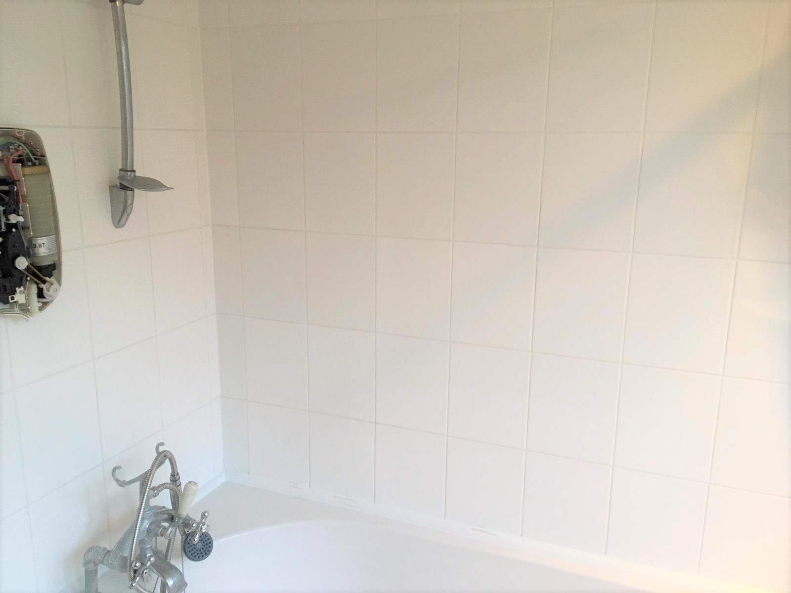 Ceramic Tiled Shower Bath Tiles After Cleaning Bow